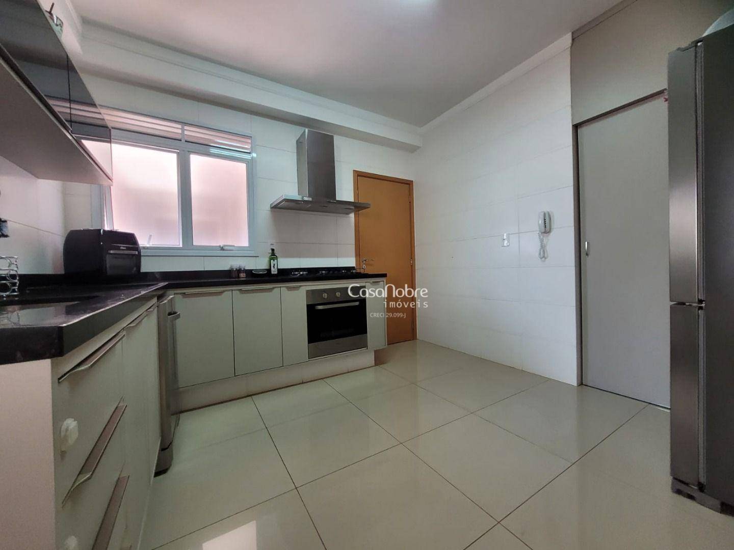 Apartamento à venda com 3 quartos, 171m² - Foto 19