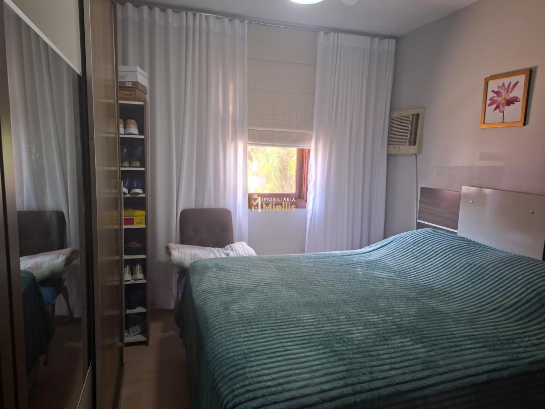 Casa à venda com 4 quartos, 210m² - Foto 8