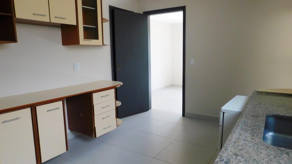 Casa de Condomínio para alugar com 3 quartos, 250m² - Foto 26