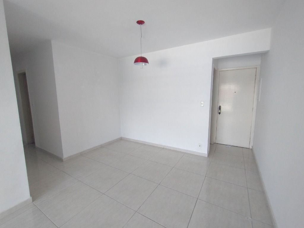 Apartamento à venda com 3 quartos, 82m² - Foto 2