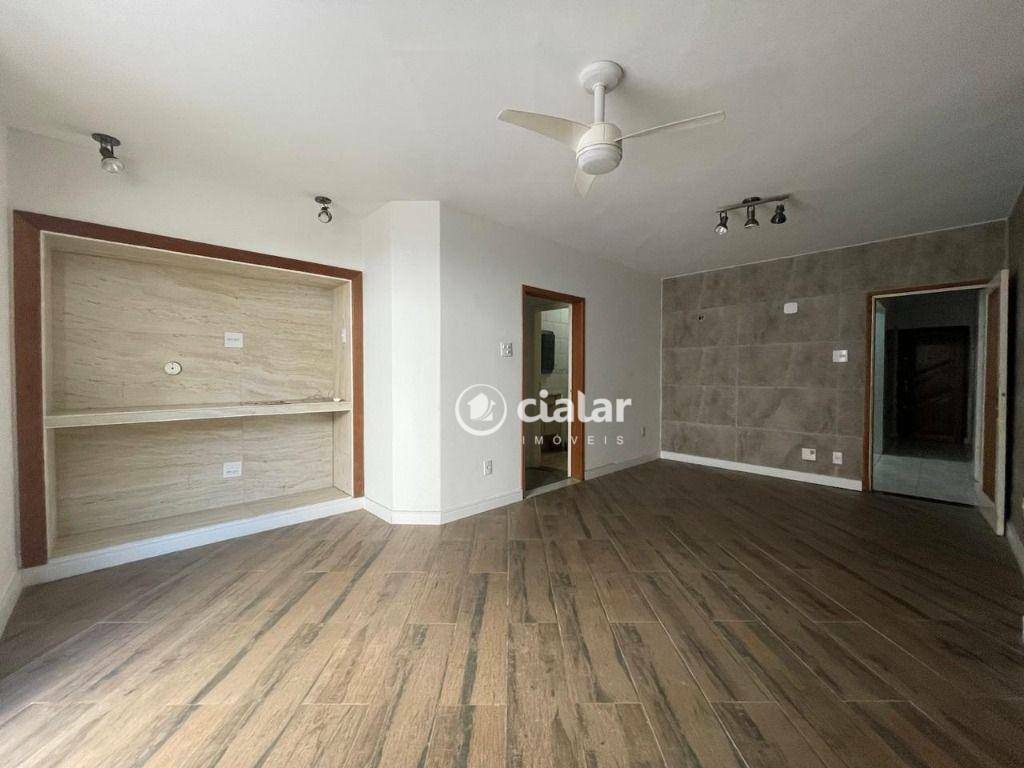 Apartamento à venda com 3 quartos, 230m² - Foto 1