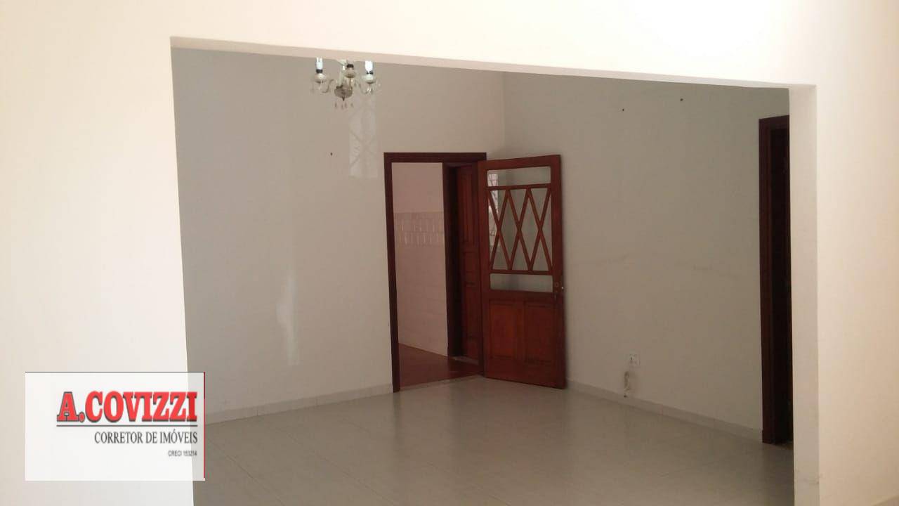 Casa à venda com 4 quartos, 210m² - Foto 17