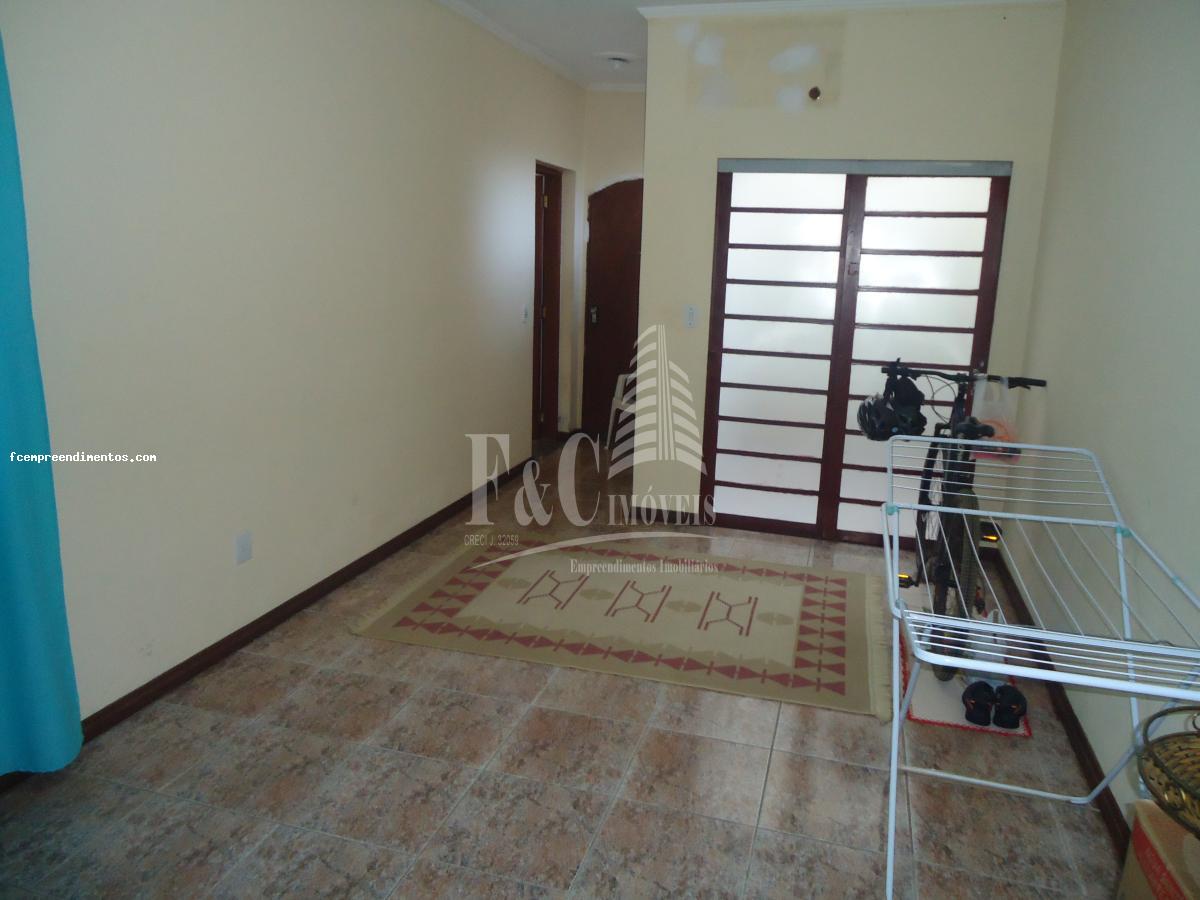 Casa à venda com 3 quartos, 363m² - Foto 25