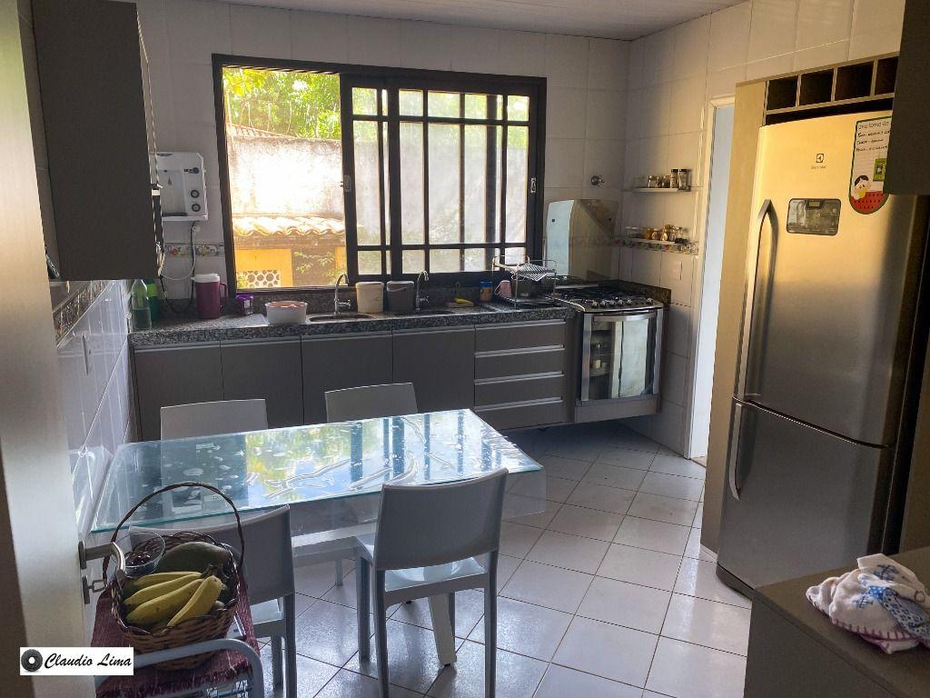 Casa à venda com 3 quartos, 208m² - Foto 18