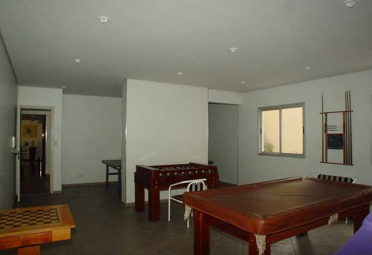 Apartamento à venda com 3 quartos, 74m² - Foto 2