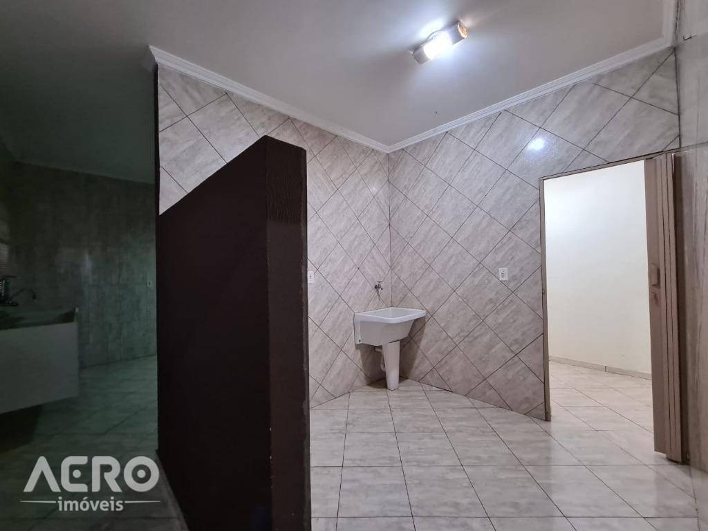 Casa à venda com 2 quartos, 250m² - Foto 11