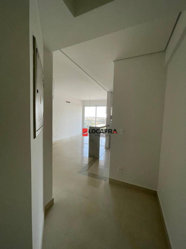 Apartamento à venda com 2 quartos, 78m² - Foto 3