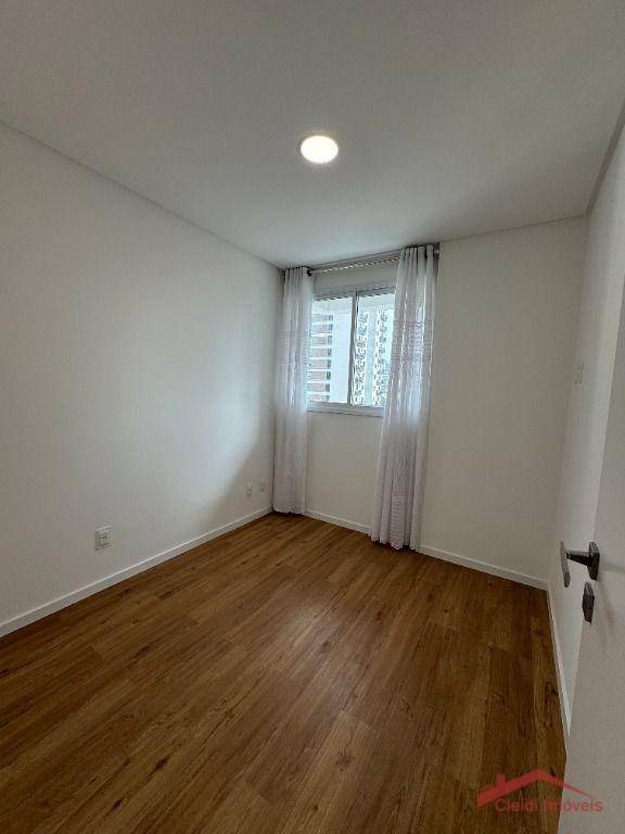 Apartamento para alugar com 2 quartos, 67m² - Foto 14