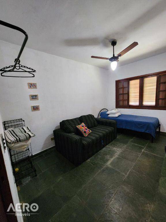 Casa à venda com 4 quartos, 150m² - Foto 11