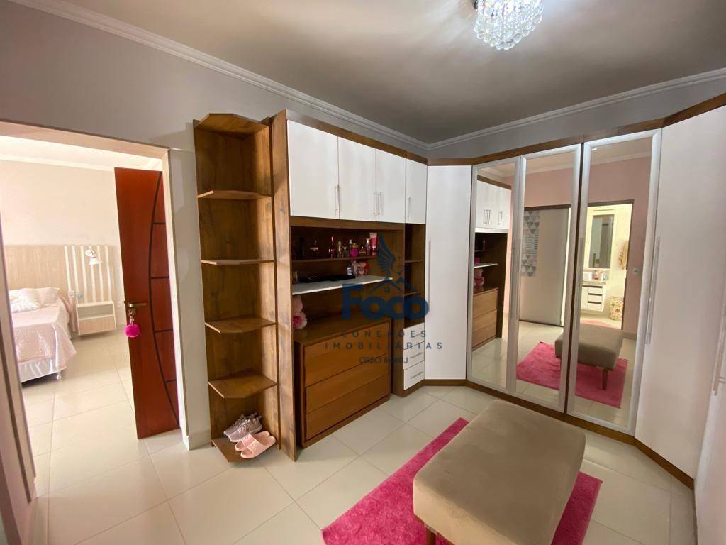 Casa à venda com 4 quartos, 250m² - Foto 28