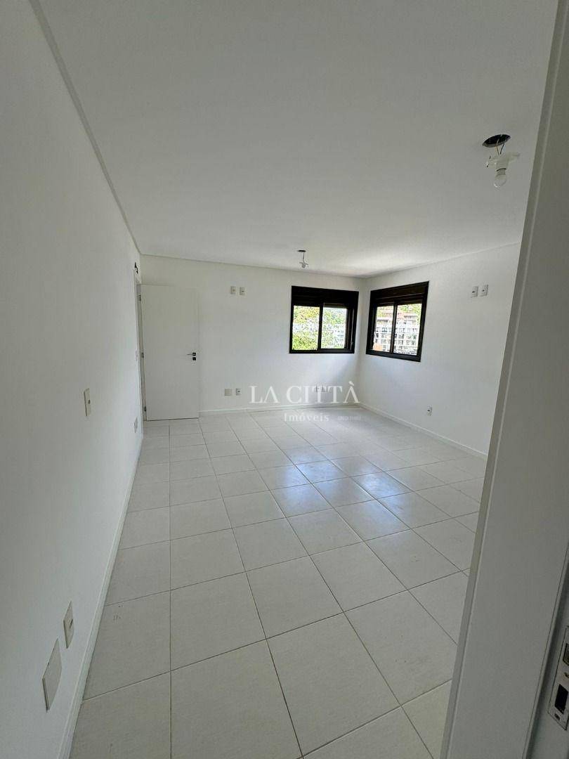 Apartamento à venda com 4 quartos, 237m² - Foto 11