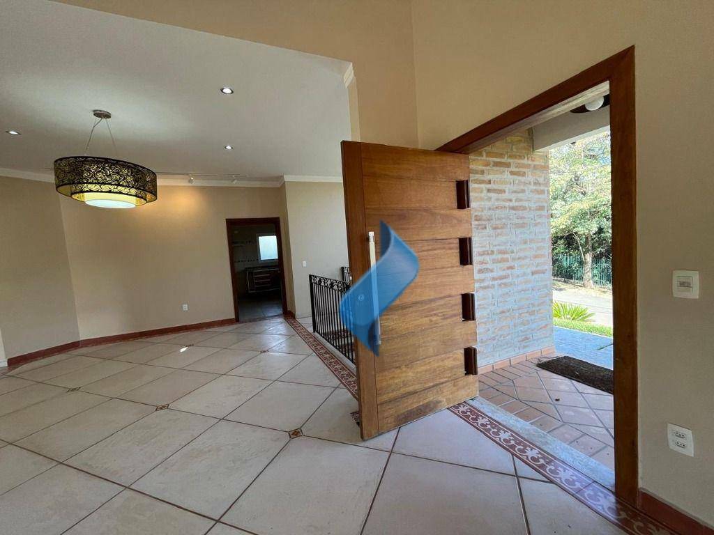 Casa à venda com 3 quartos, 308m² - Foto 4