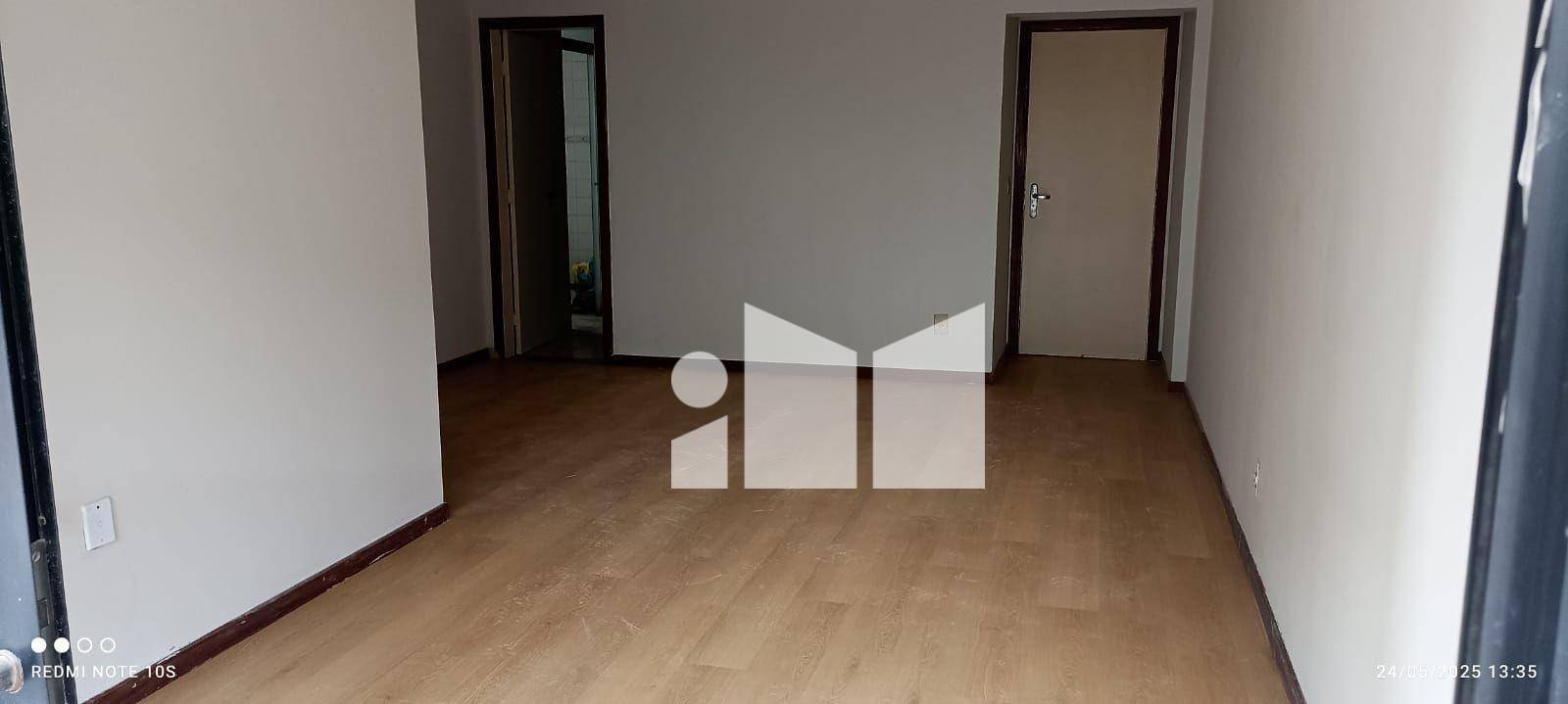 Apartamento para alugar com 4 quartos, 140m² - Foto 2