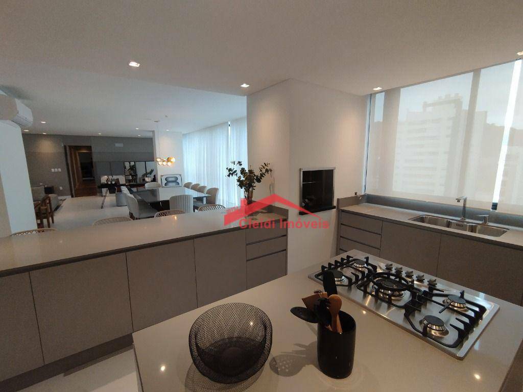 Apartamento à venda com 4 quartos, 276m² - Foto 13