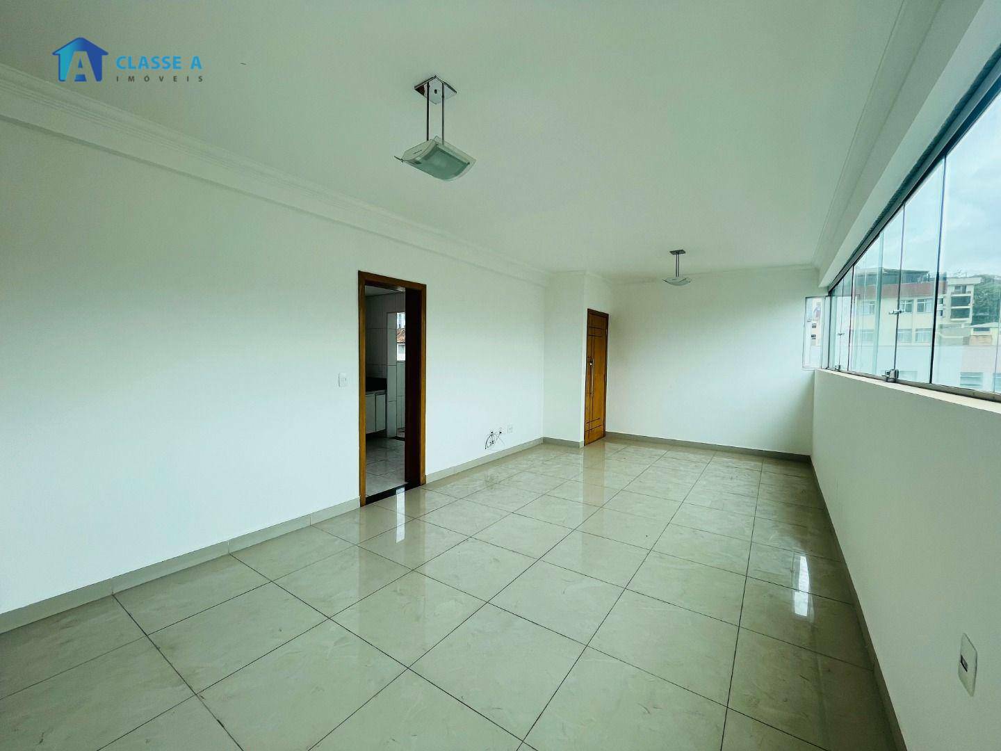 Apartamento à venda com 3 quartos, 110m² - Foto 4