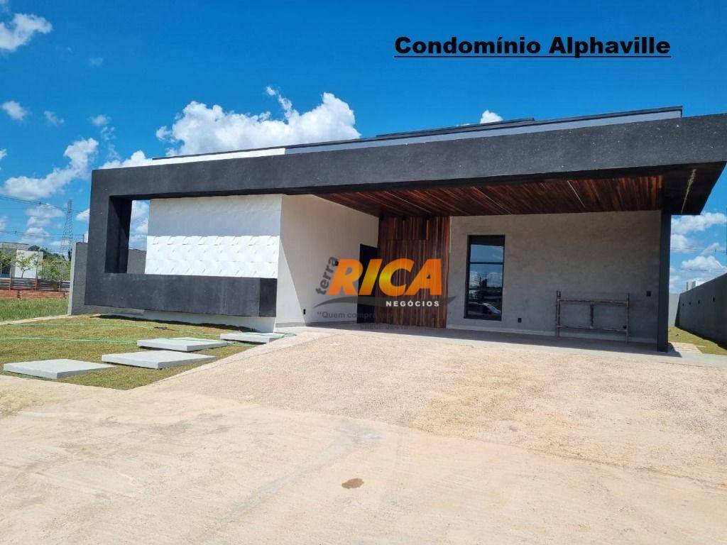 Casa de Condomínio à venda com 4 quartos, 250m² - Foto 1