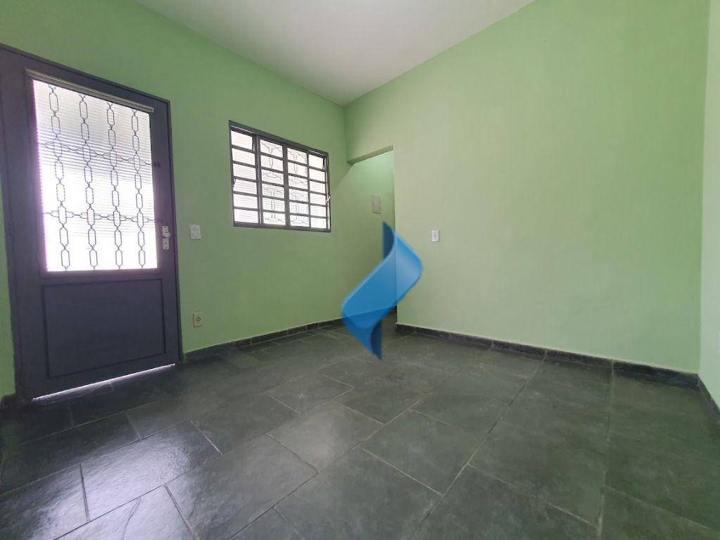 Casa para alugar com 2 quartos, 103m² - Foto 25