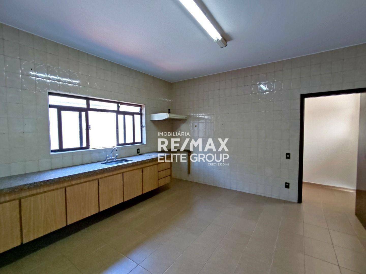 Sobrado à venda com 3 quartos, 337m² - Foto 12