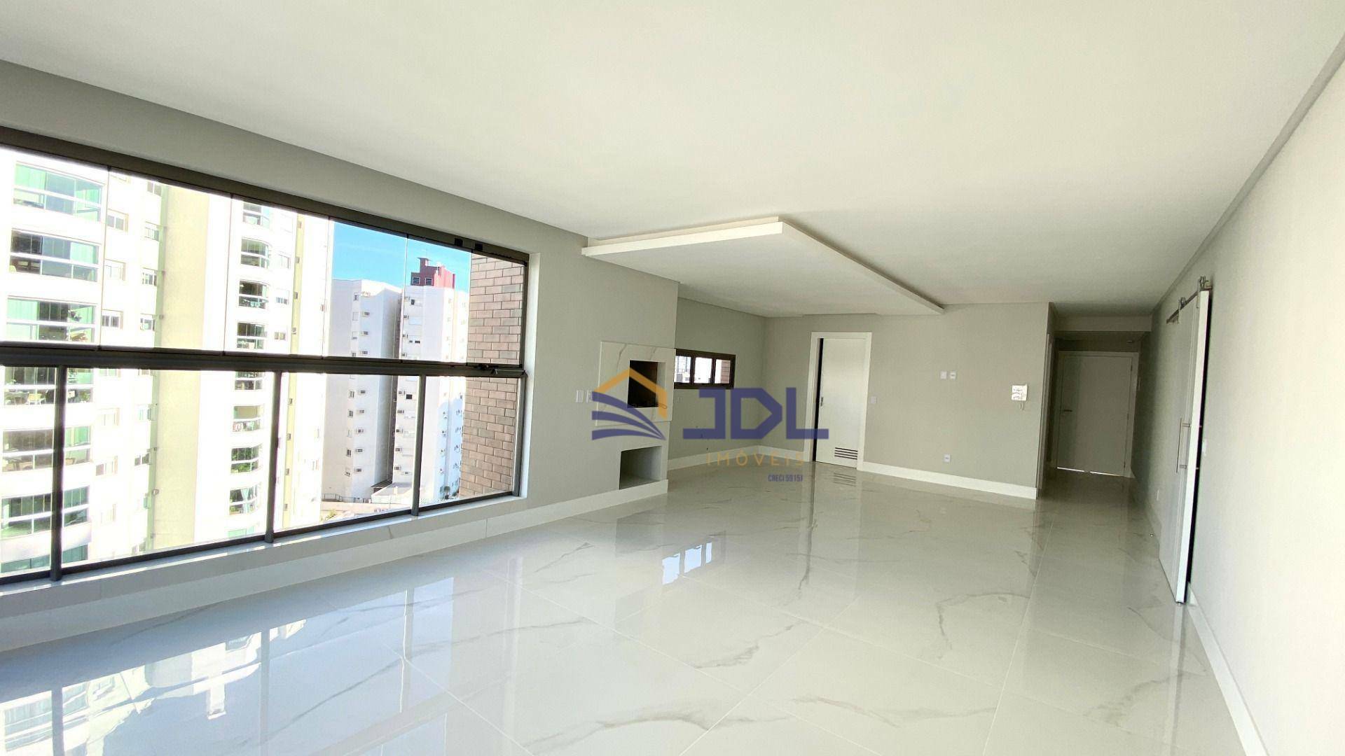 Apartamento à venda com 3 quartos, 137m² - Foto 9