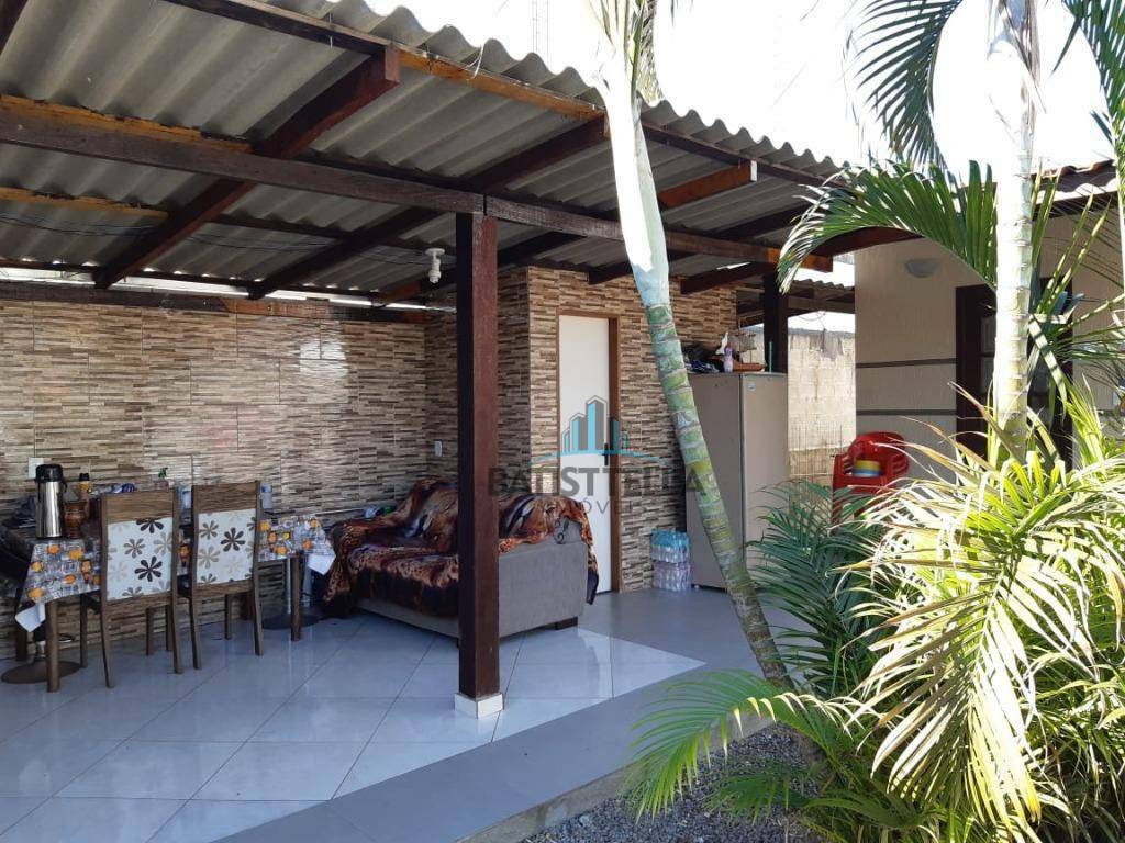 Casa à venda com 3 quartos, 84m² - Foto 1