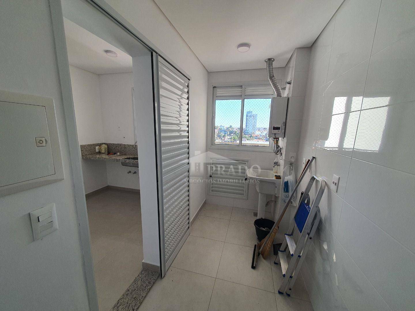 Apartamento à venda com 3 quartos, 128m² - Foto 2