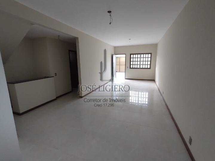 Casa à venda com 4 quartos, 180m² - Foto 23