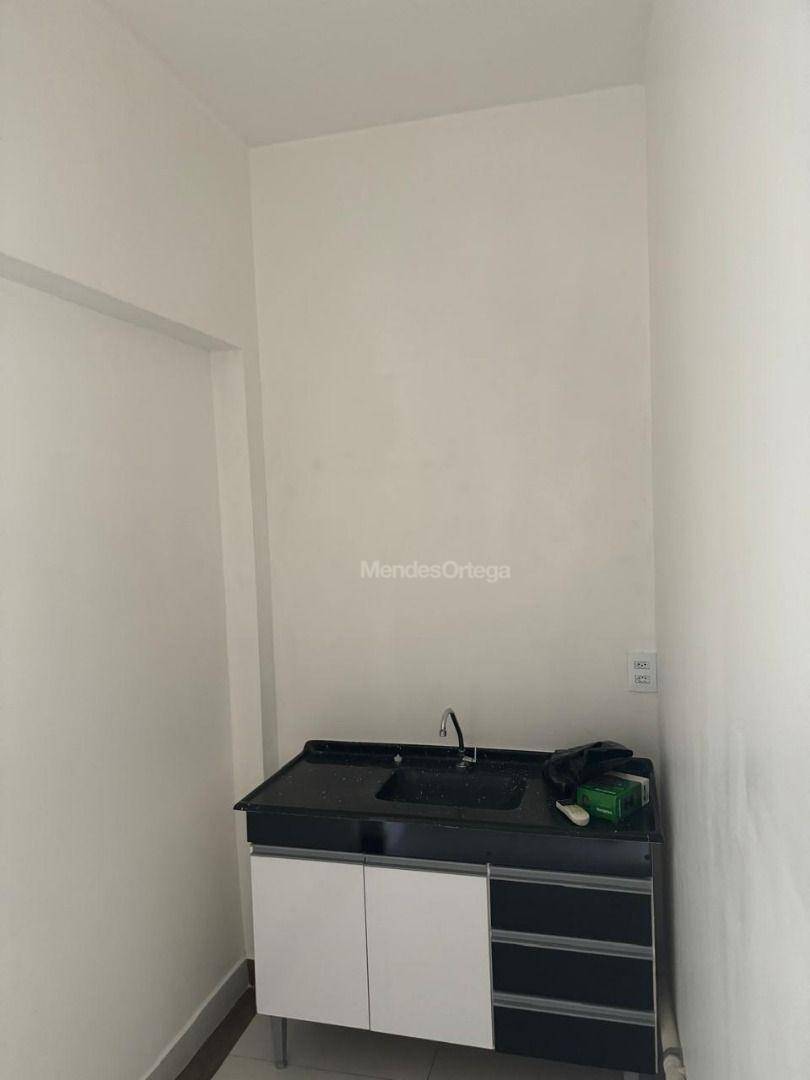 Apartamento para alugar com 1 quarto, 65m² - Foto 12