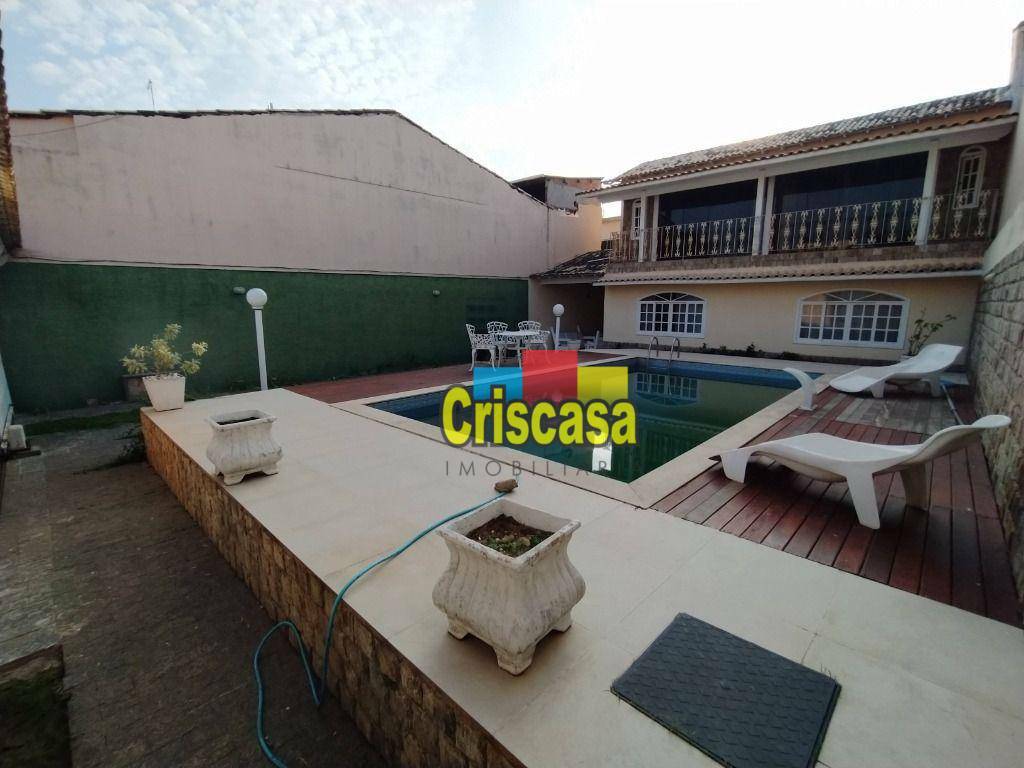 Casa à venda com 3 quartos, 375m² - Foto 1