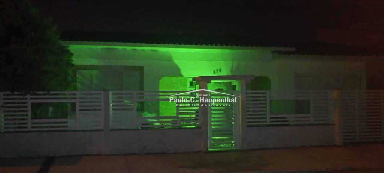 Casa à venda com 4 quartos, 223m² - Foto 2