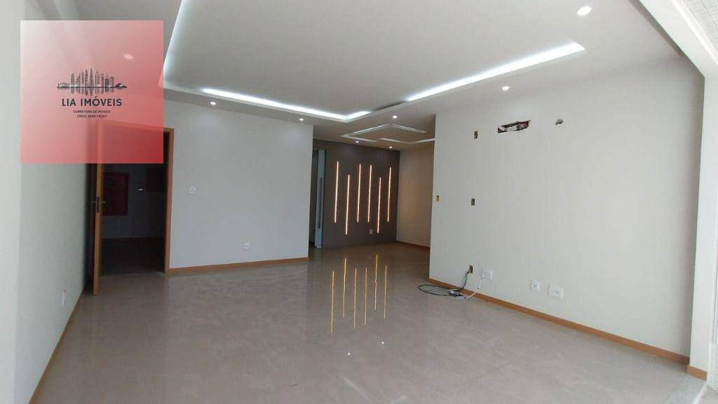 Apartamento à venda com 3 quartos, 181m² - Foto 4