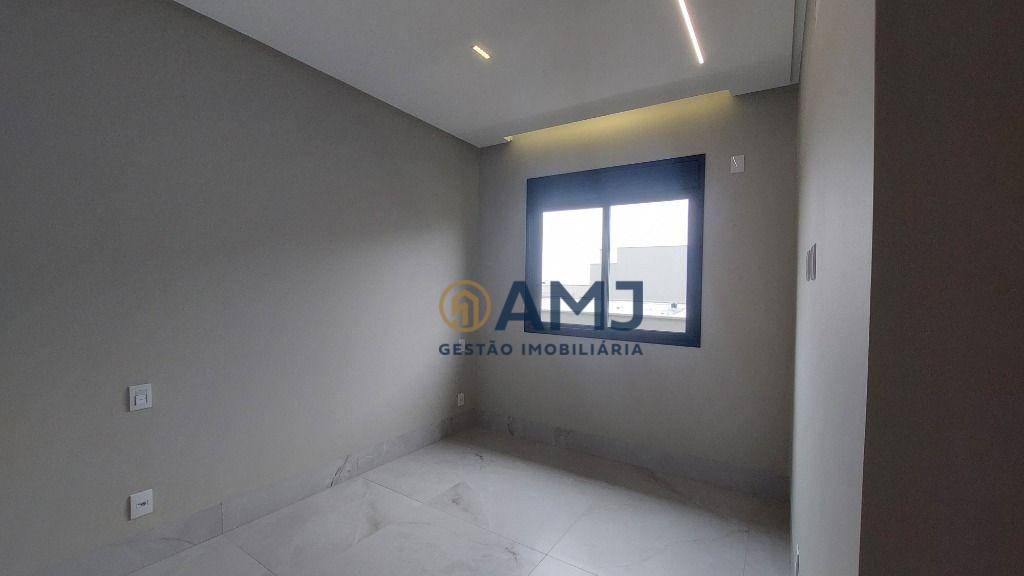 Sobrado à venda com 5 quartos, 274m² - Foto 22