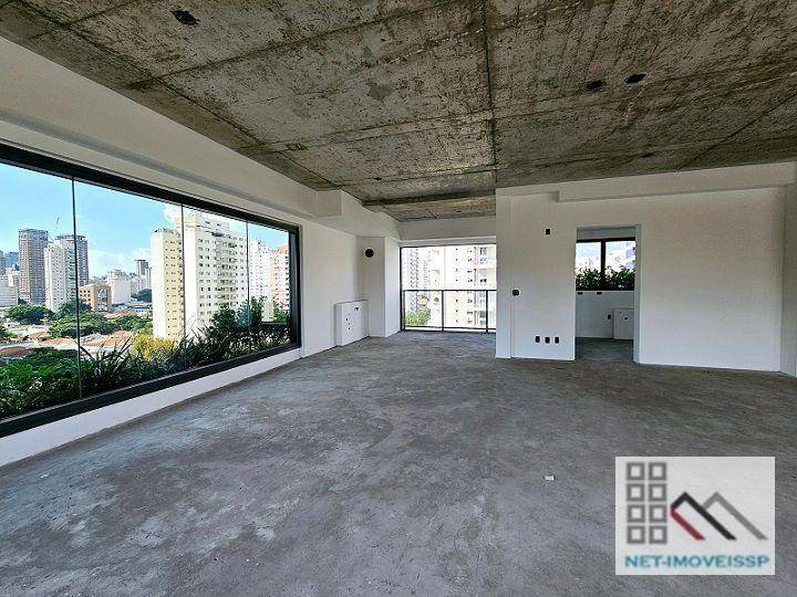 Apartamento à venda com 3 quartos, 227m² - Foto 1