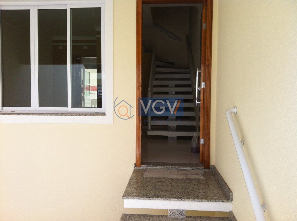 Casa à venda com 3 quartos, 102m² - Foto 2