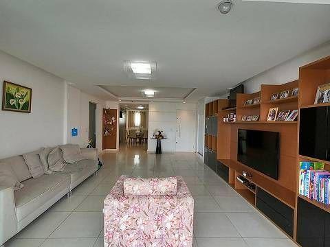 Cobertura à venda com 4 quartos, 450m² - Foto 2