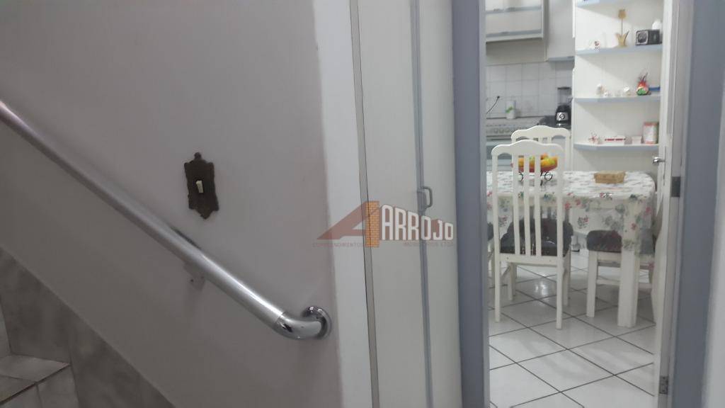 Sobrado à venda com 3 quartos, 225m² - Foto 19