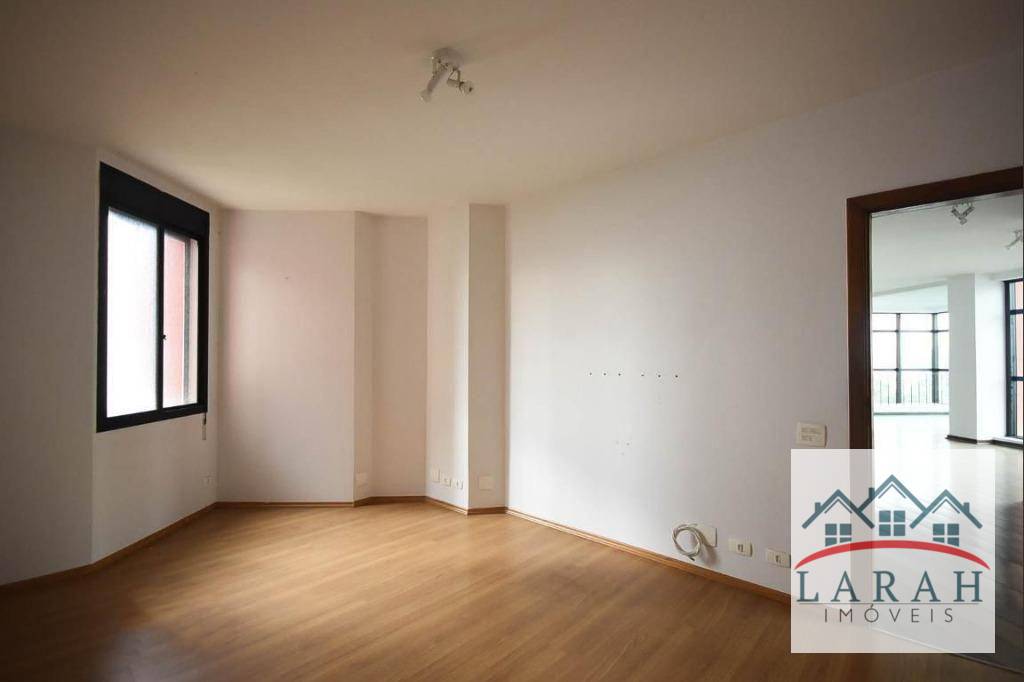 Casa para alugar com 3 quartos, 237m² - Foto 32