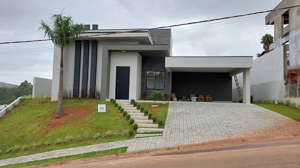 Casa de Condomínio à venda com 3 quartos, 240m² - Foto 1