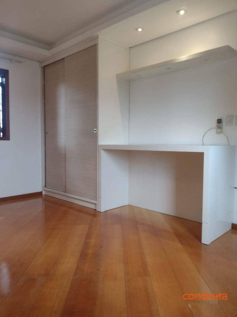 Casa para alugar com 3 quartos, 200m² - Foto 46