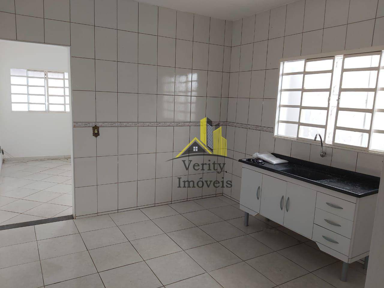 Casa à venda com 2 quartos, 65m² - Foto 4