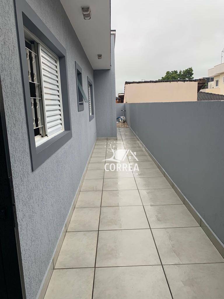 Casa à venda com 3 quartos, 240m² - Foto 2