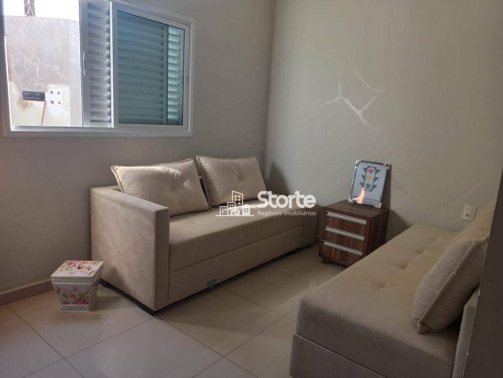 Casa à venda com 3 quartos, 208m² - Foto 15