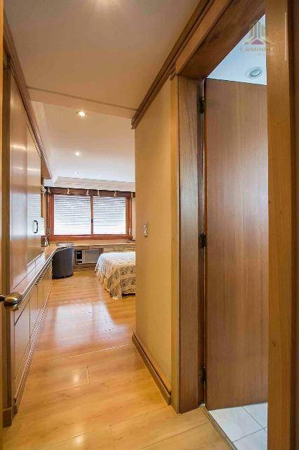 Apartamento à venda com 3 quartos, 243m² - Foto 32