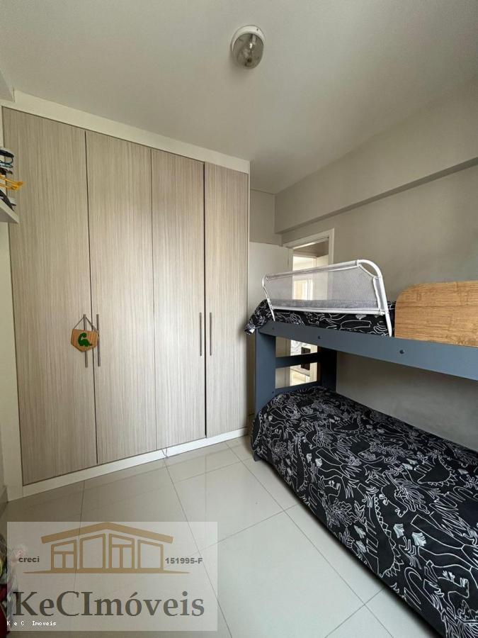 Apartamento à venda com 3 quartos, 131m² - Foto 4