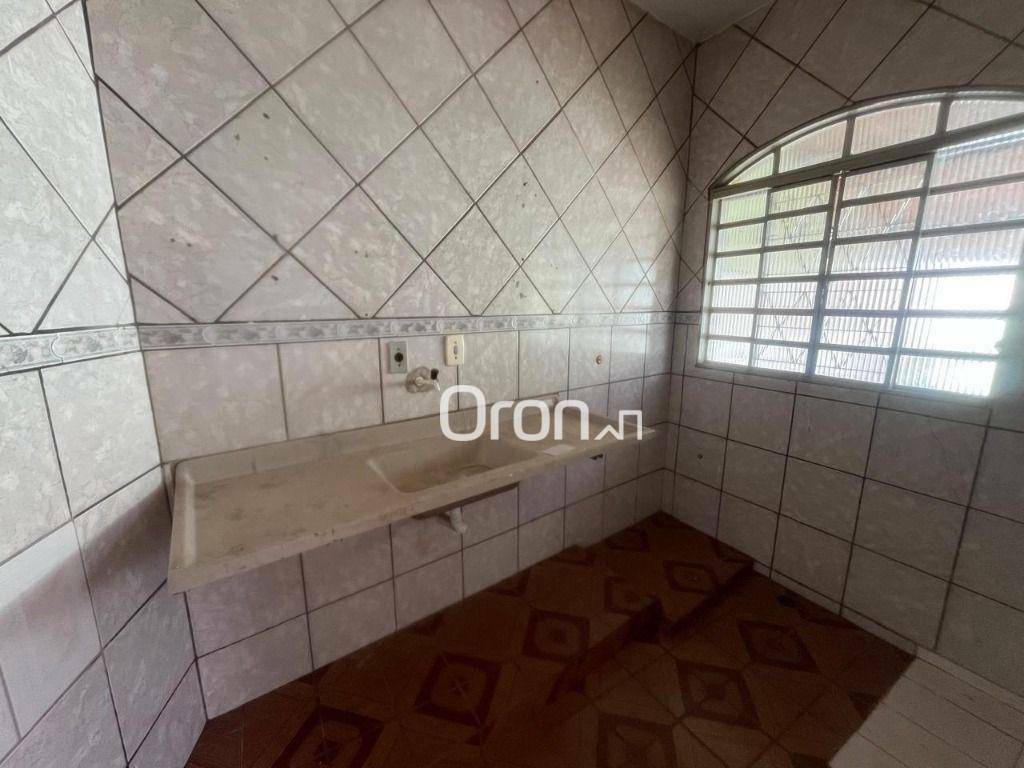 Casa à venda com 3 quartos, 242m² - Foto 11