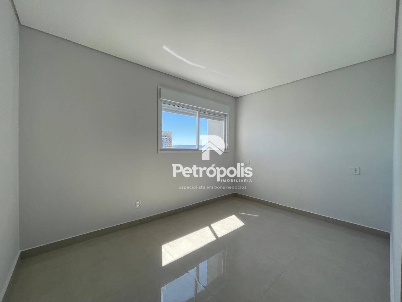 Apartamento para alugar com 3 quartos, 115m² - Foto 16