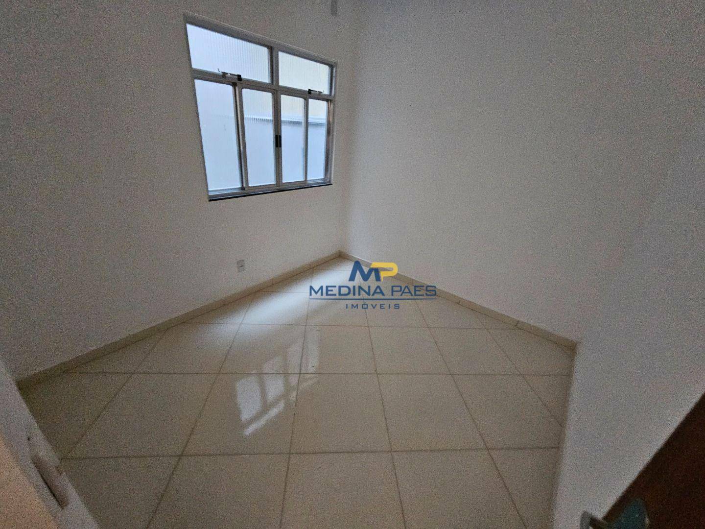 Casa à venda com 2 quartos, 45m² - Foto 8