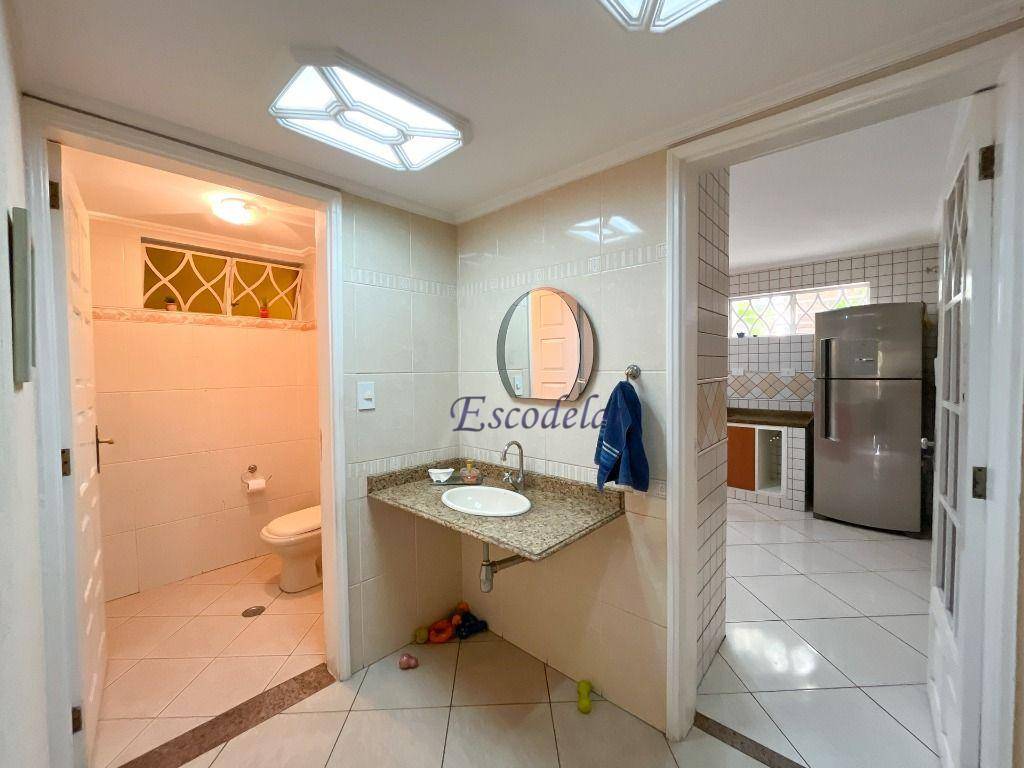 Sobrado à venda com 4 quartos, 225m² - Foto 28