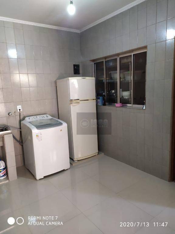 Sobrado à venda e aluguel com 3 quartos, 160m² - Foto 24