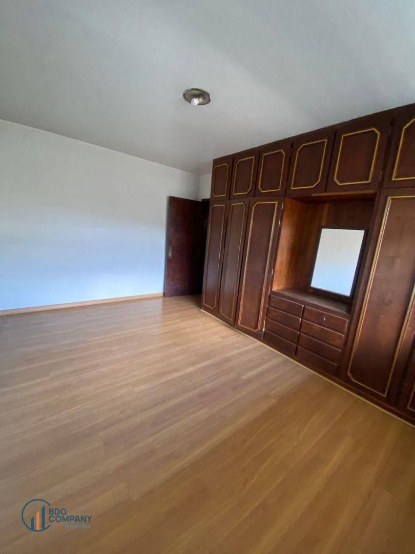 Apartamento para alugar com 4 quartos, 305m² - Foto 4