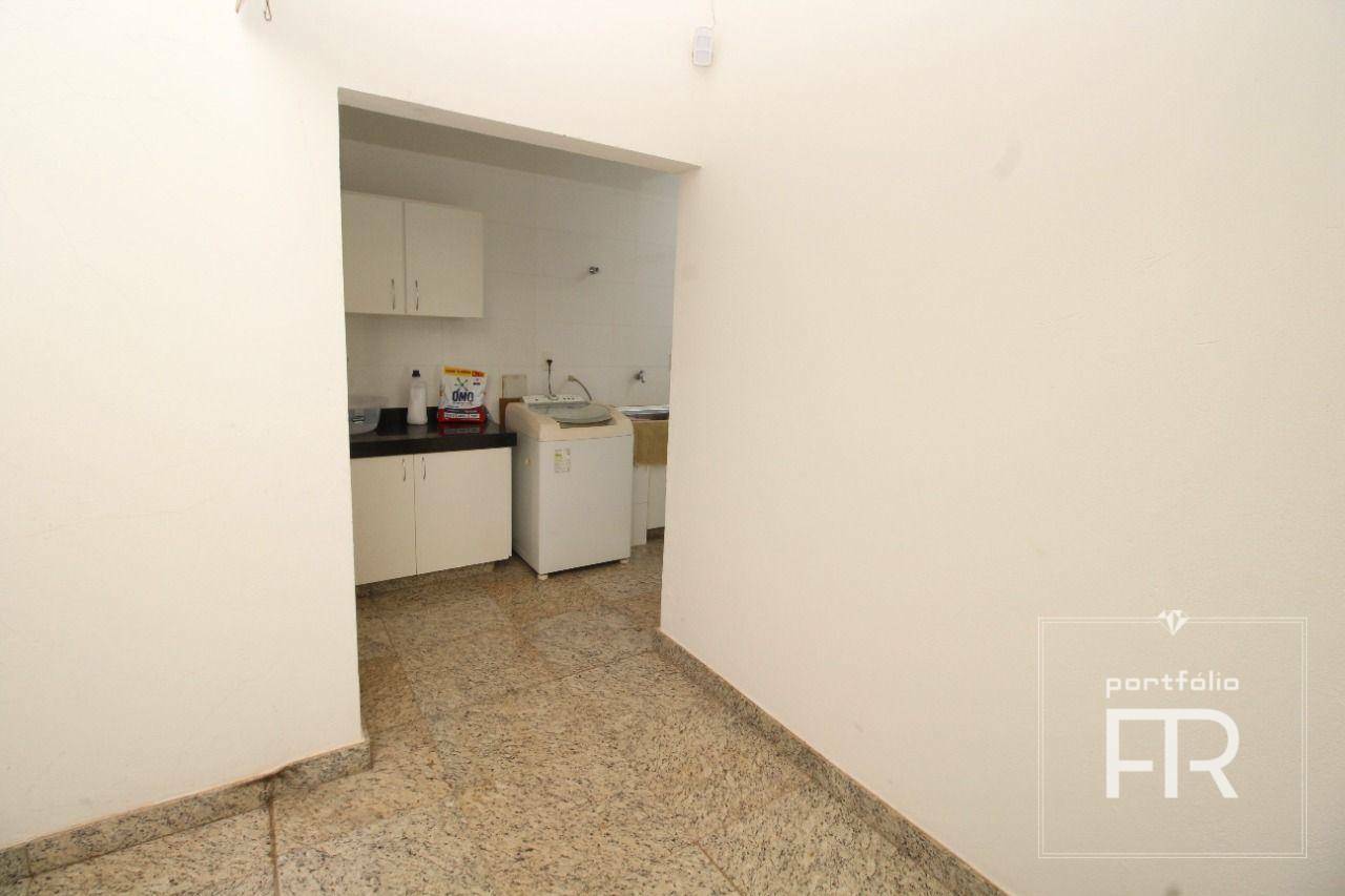 Casa à venda com 3 quartos, 210m² - Foto 25